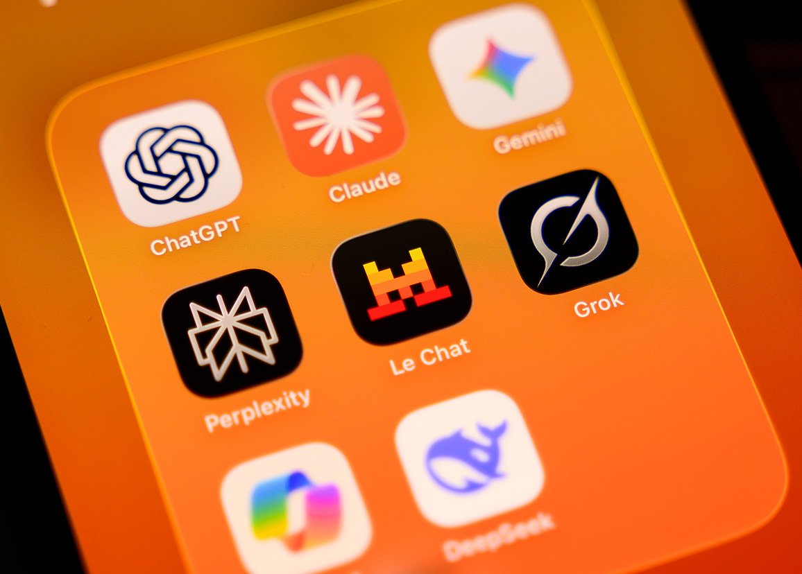 smartphone home screen with multiple AI chatbot apps 